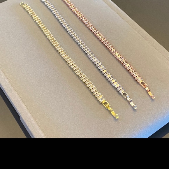 Gold Tennis Bracelet, Diamond tennis Bracelet - Picture 2 of 3